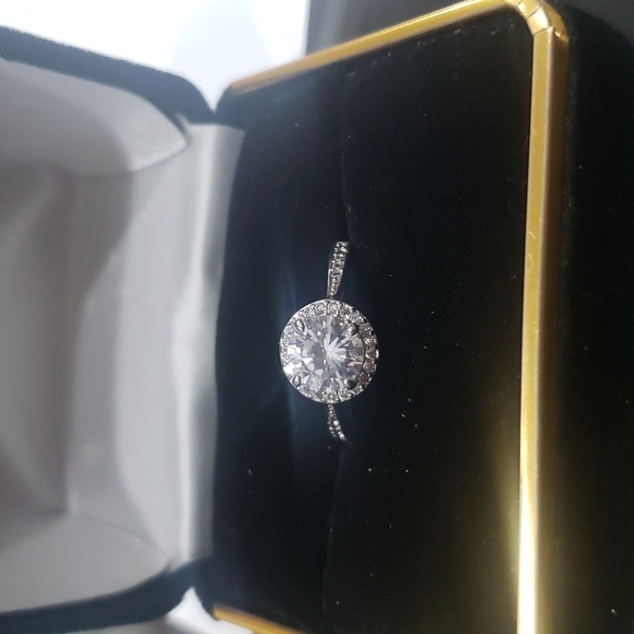 Womens 💍 Size 7 - Picture 2 of 8